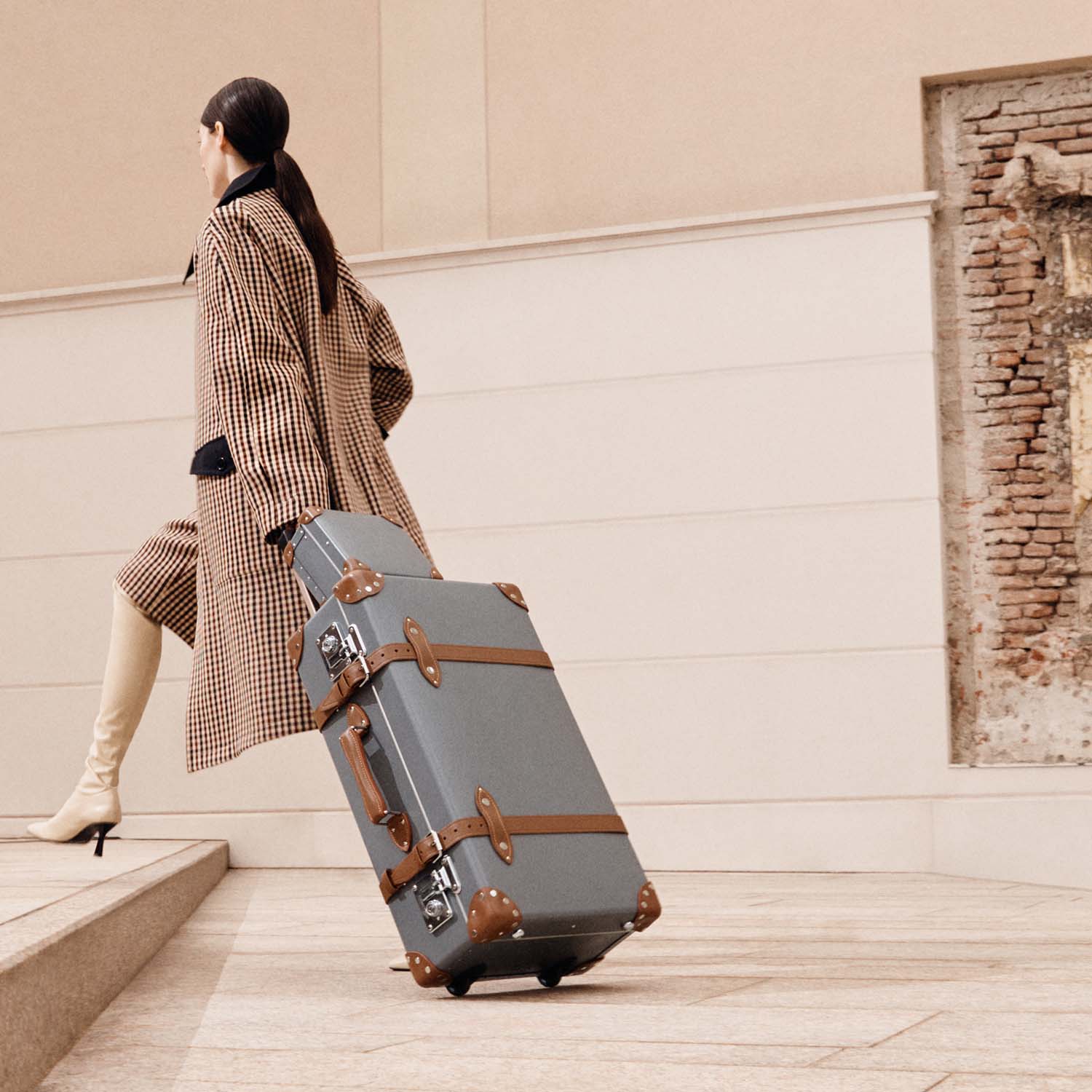 Buy Quality Luxury Luggage For International Travel 